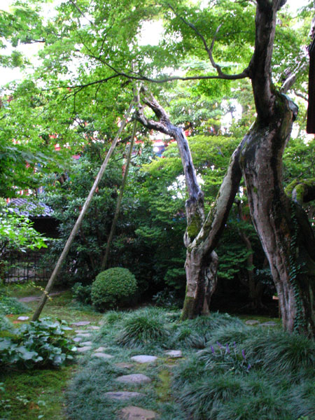 寺島蔵人邸庭