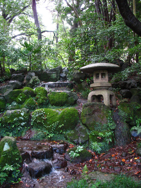 神社の庭